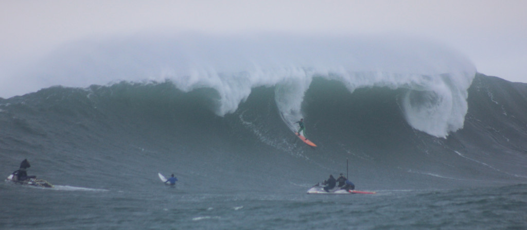 Nic Lamb drops in on the event-clinching wave in the finals.